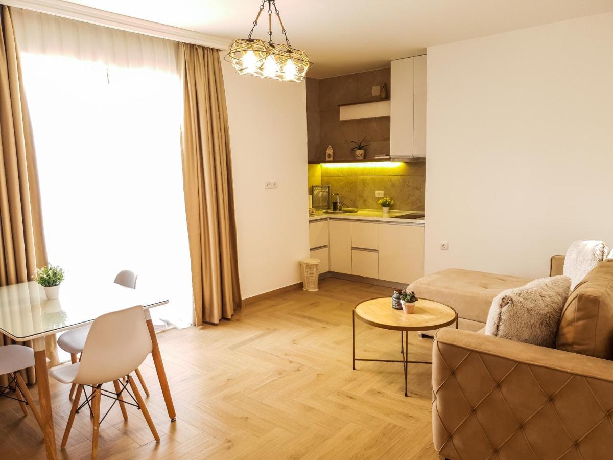 Lacasa Apartments & Restaurant أولتْسي المظهر الخارجي الصورة