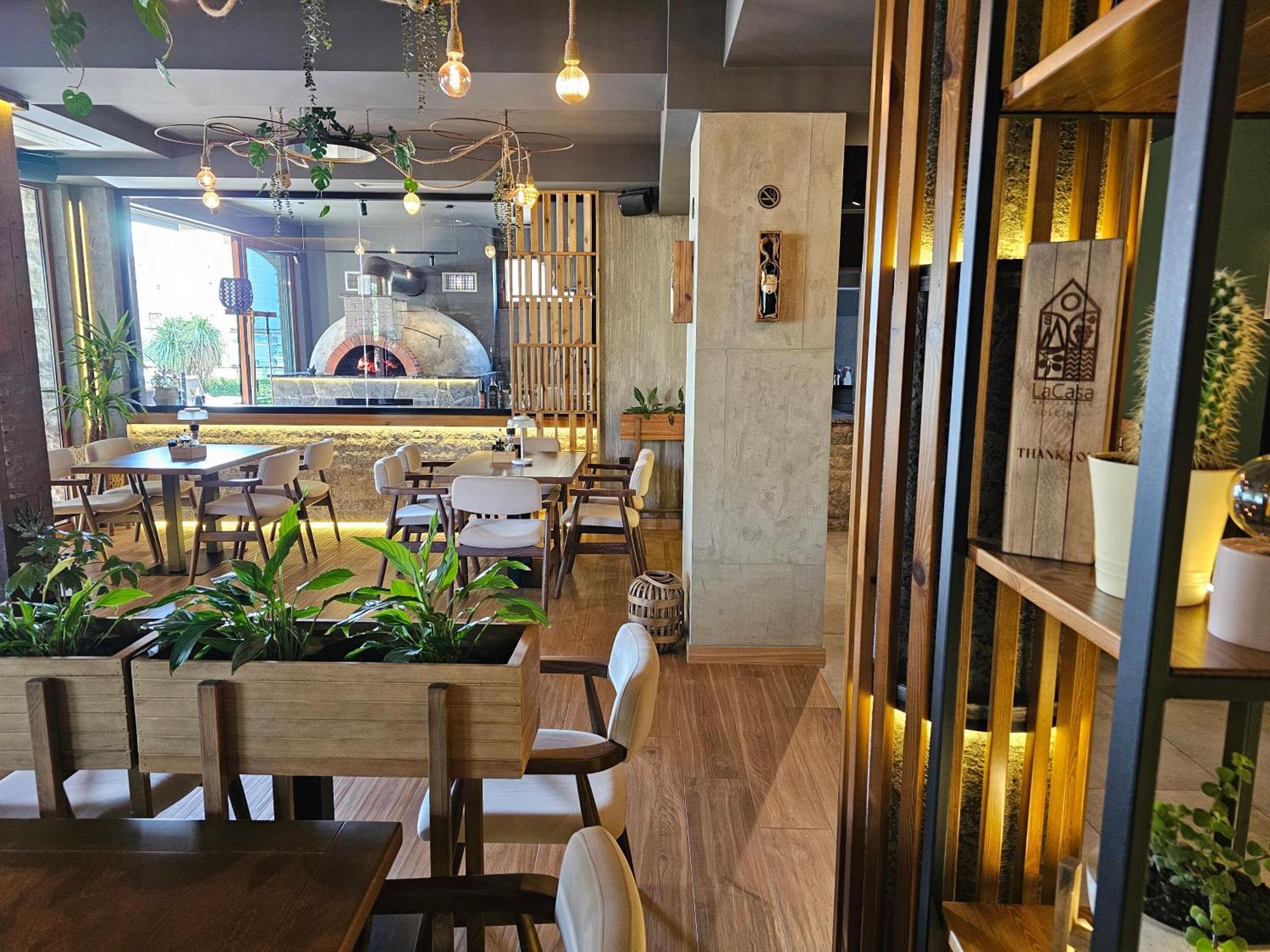 Lacasa Apartments & Restaurant أولتْسي المظهر الخارجي الصورة